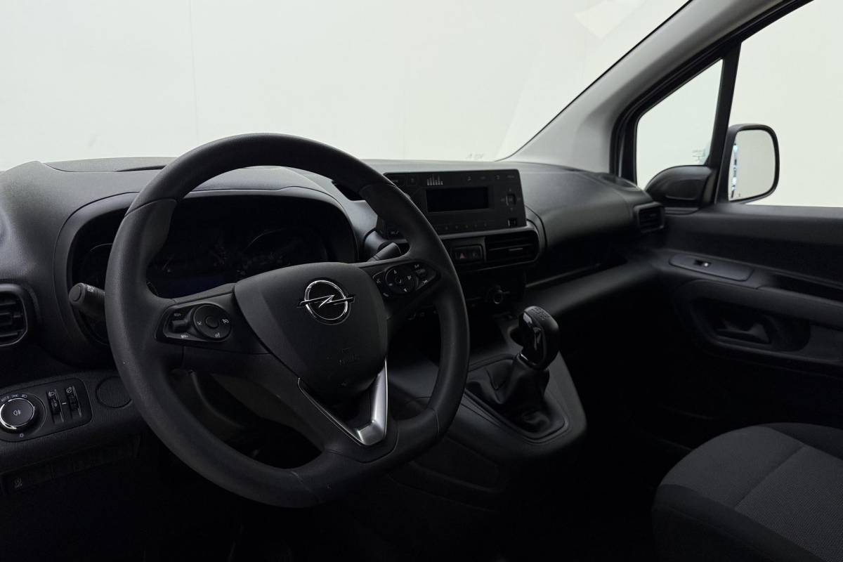 Opel Combo Opel Combo 1.5D L1H1 Edition | Trekhaak | Airco | Cruise control | Bluetooth | Houten laadvloer | Zijschuifdeur