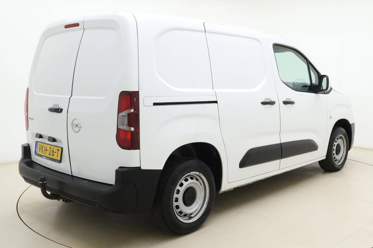 Opel Combo Opel Combo 1.5D L1H1 Edition | Trekhaak | Airco | Cruise control | Bluetooth | Houten laadvloer | Zijschuifdeur