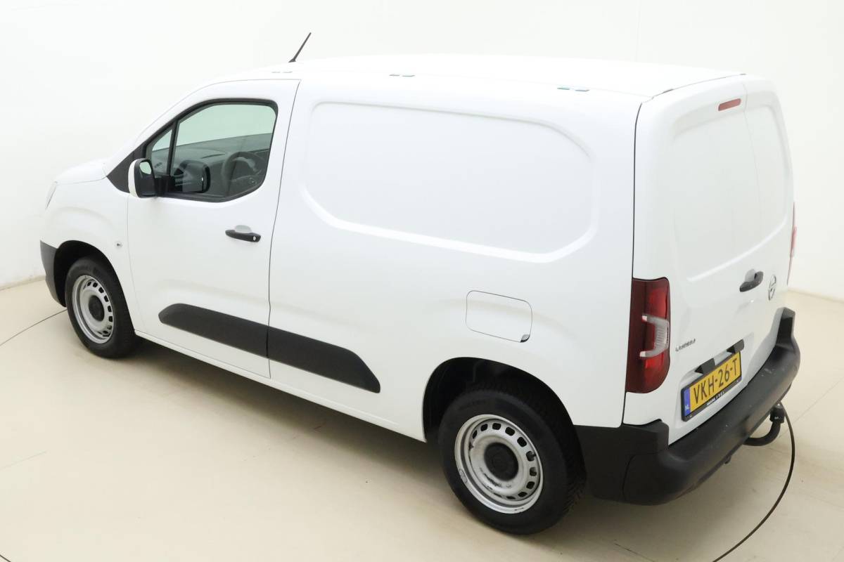 Opel Combo Opel Combo 1.5D L1H1 Edition | Trekhaak | Airco | Cruise control | Bluetooth | Houten laadvloer | Zijschuifdeur