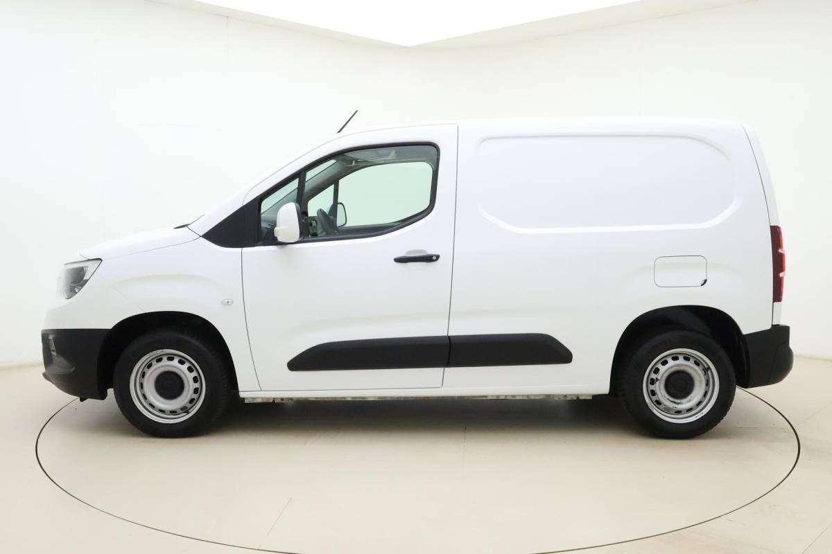 Opel Combo Opel Combo 1.5D L1H1 Edition | Trekhaak | Airco | Cruise control | Bluetooth | Houten laadvloer | Zijschuifdeur
