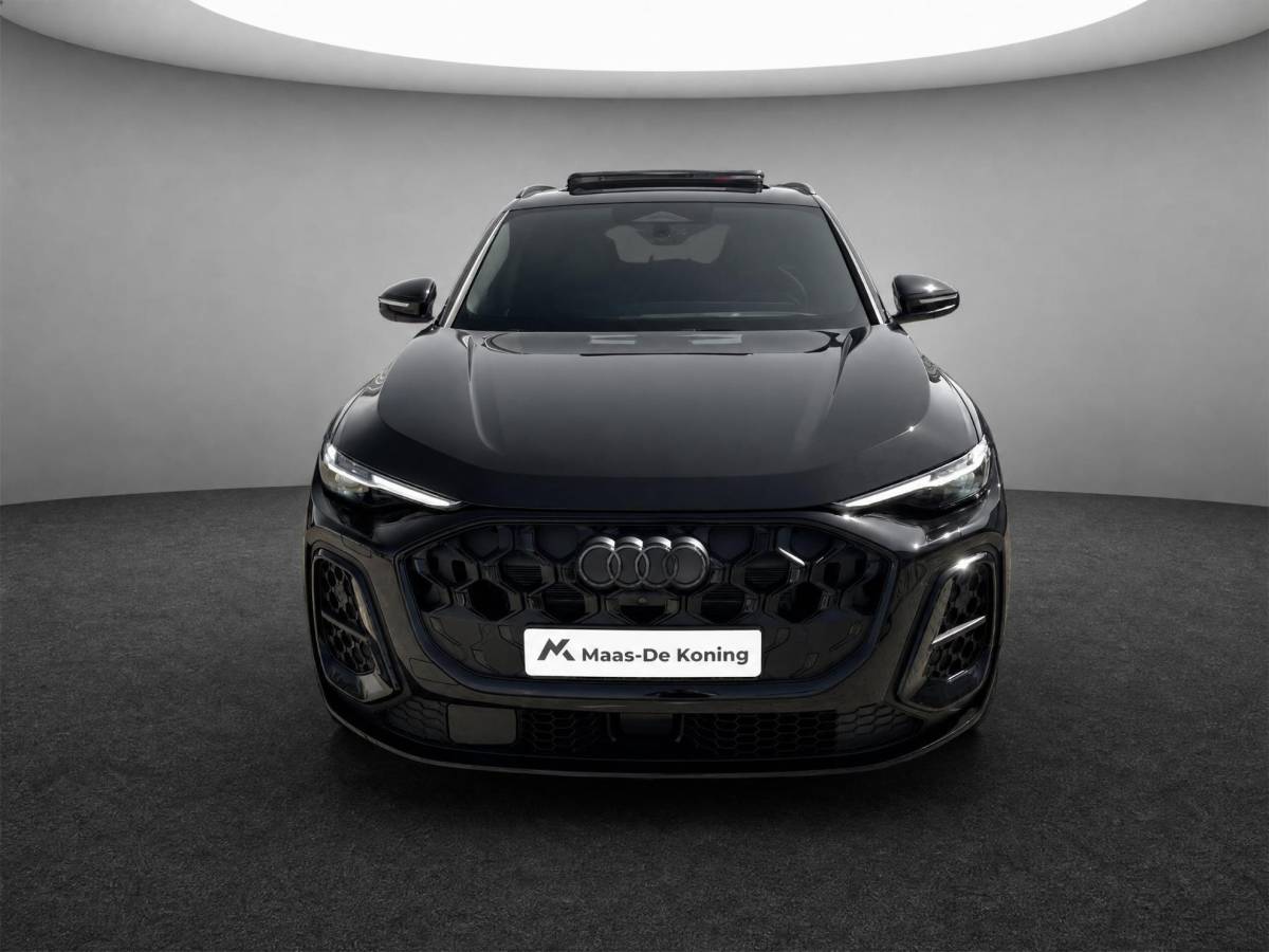 Audi Q5 Audi Q5 2.0TFSIe-hybrid 220kW/299PK quattro S Line · Panoramadak · Trekhaak · 360°Camera + Parkeersensoren · Leder · Garantie t/m 17-05-2030 of 120000km.
