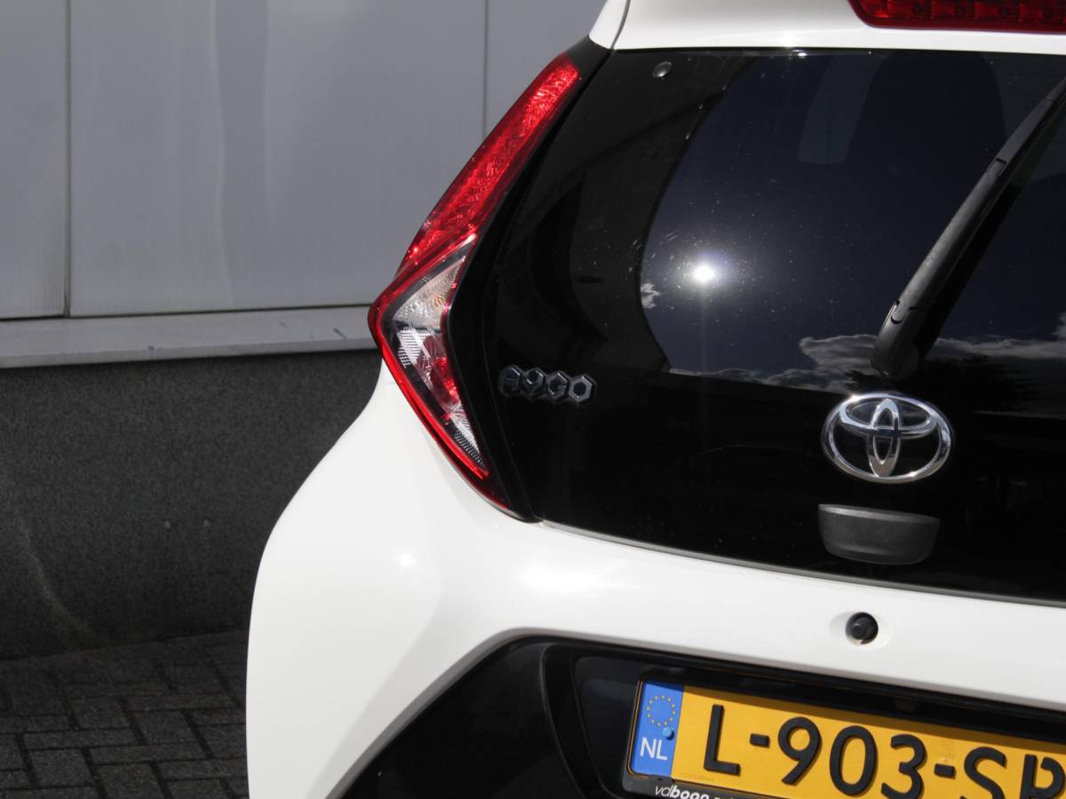 Toyota Aygo Toyota Aygo 1.0 VVT-i x-joy cabrio Automaat | Carplay / Android Auto | Clima | Camera