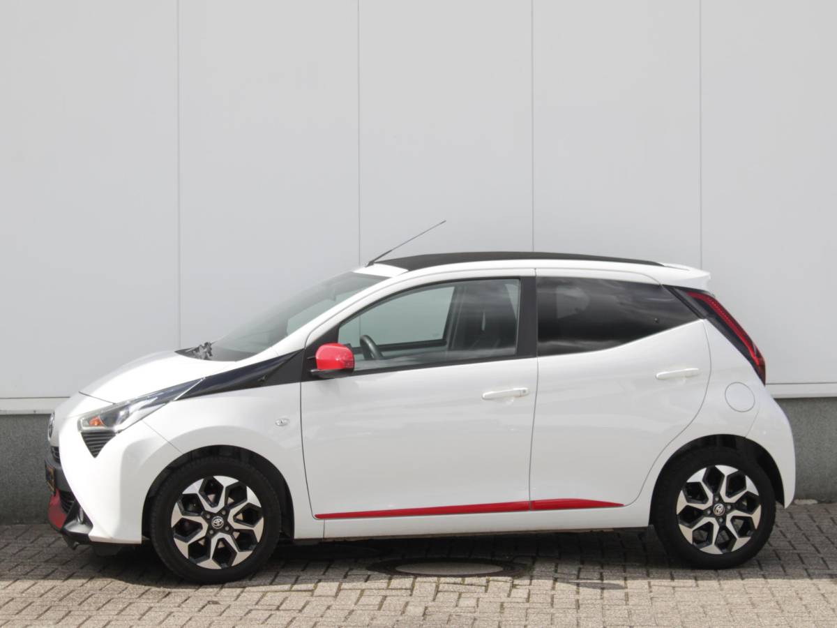 Toyota Aygo Toyota Aygo 1.0 VVT-i x-joy cabrio Automaat | Carplay / Android Auto | Clima | Camera