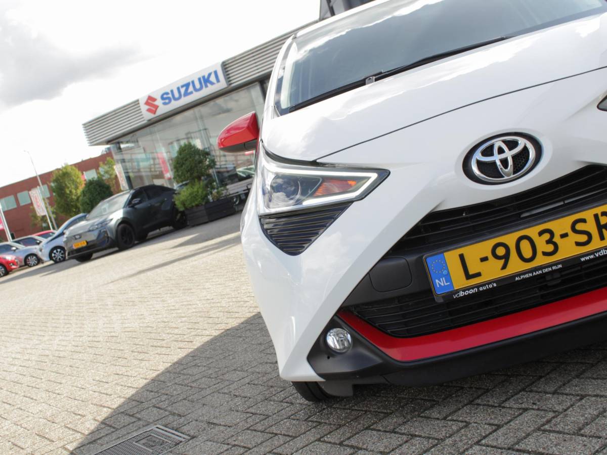 Toyota Aygo Toyota Aygo 1.0 VVT-i x-joy cabrio Automaat | Carplay / Android Auto | Clima | Camera