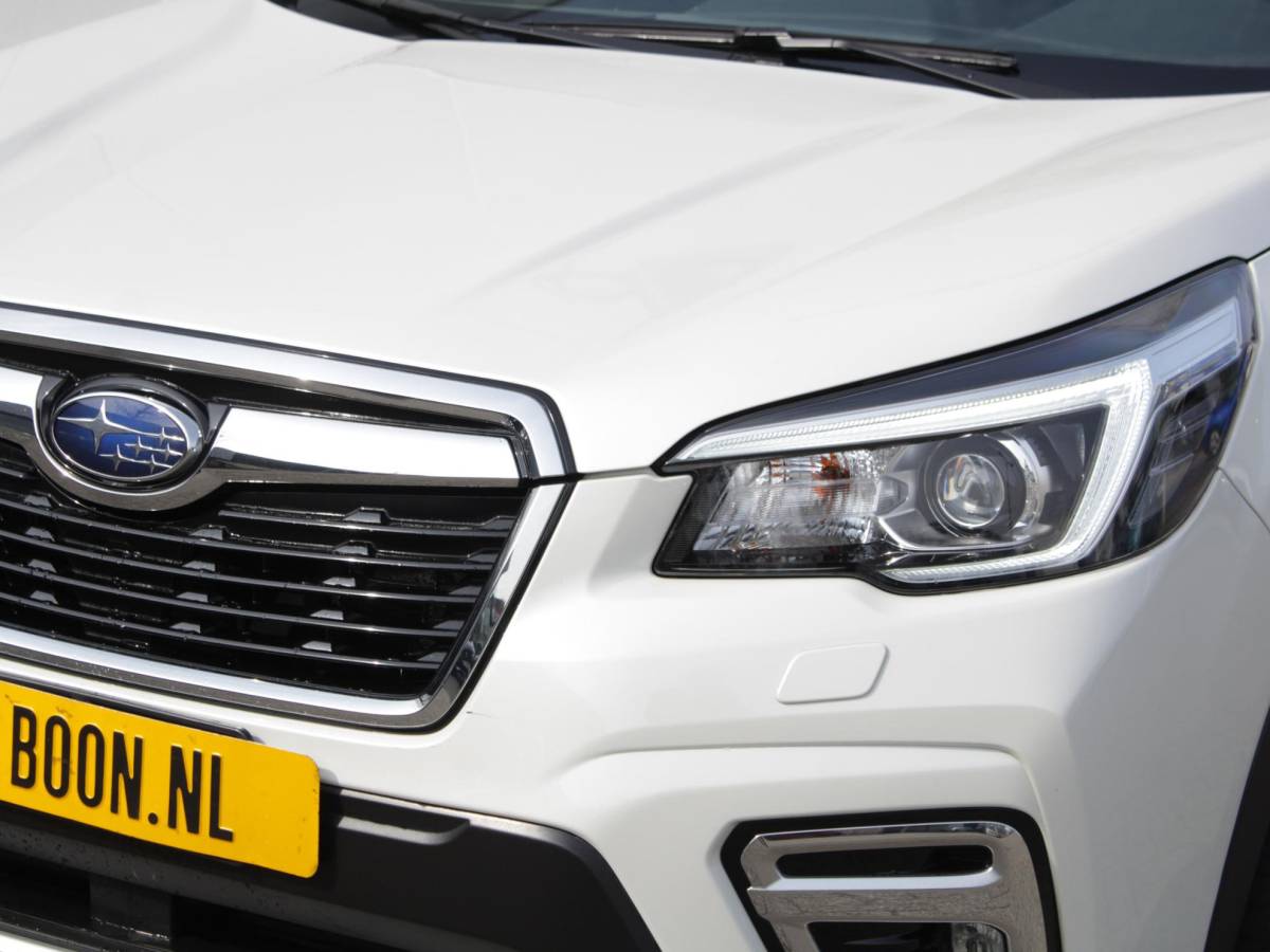 Subaru Forester Subaru Forester 2.0i e-BOXER Luxury | Carplay Navigatie | Camera | Clima | Trekhaak