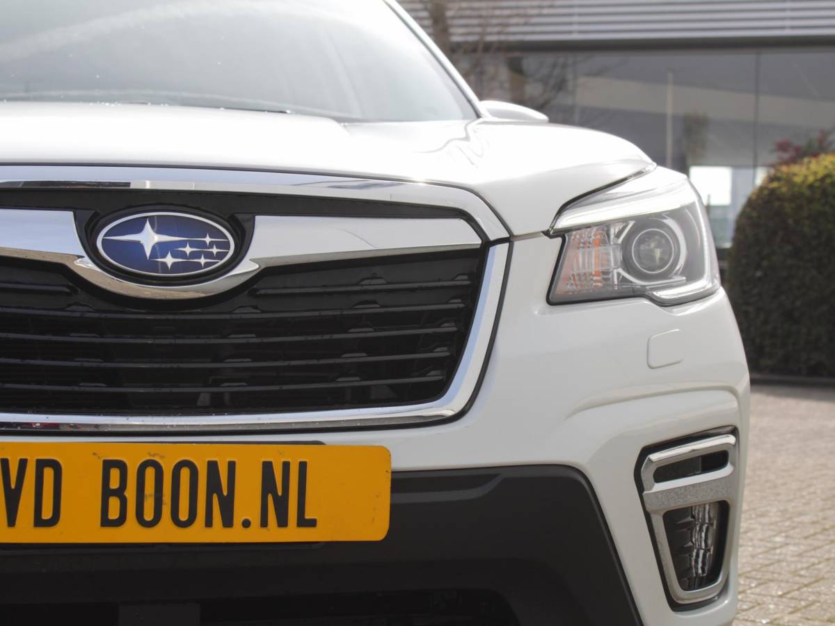 Subaru Forester Subaru Forester 2.0i e-BOXER Luxury | Carplay Navigatie | Camera | Clima | Trekhaak