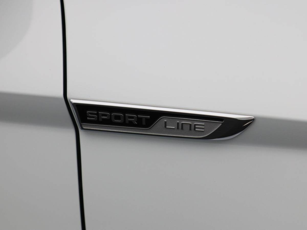 Škoda Karoq Skoda Karoq 1.5 TSi 150 Pk Automaat Sportline Business | Trekhaak | Stoel/Stuurverwarming | Panorama dak | Matrix LED | Camera | CarPlay | Parkeersensoren | 18 Inch | 50.137 Km !!