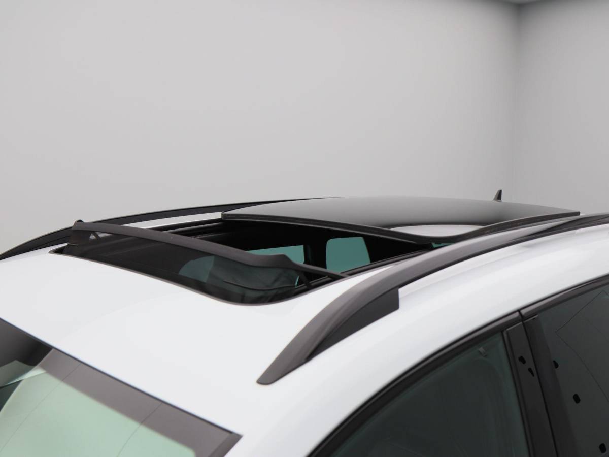 Škoda Karoq Skoda Karoq 1.5 TSi 150 Pk Automaat Sportline Business | Trekhaak | Stoel/Stuurverwarming | Panorama dak | Matrix LED | Camera | CarPlay | Parkeersensoren | 18 Inch | 50.137 Km !!