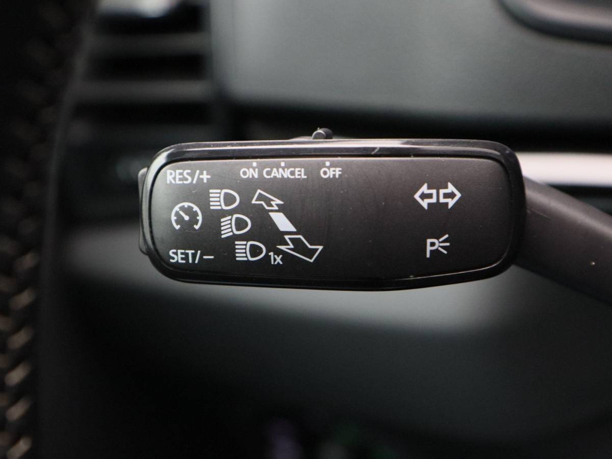 Škoda Karoq Skoda Karoq 1.5 TSi 150 Pk Automaat Sportline Business | Trekhaak | Stoel/Stuurverwarming | Panorama dak | Matrix LED | Camera | CarPlay | Parkeersensoren | 18 Inch | 50.137 Km !!