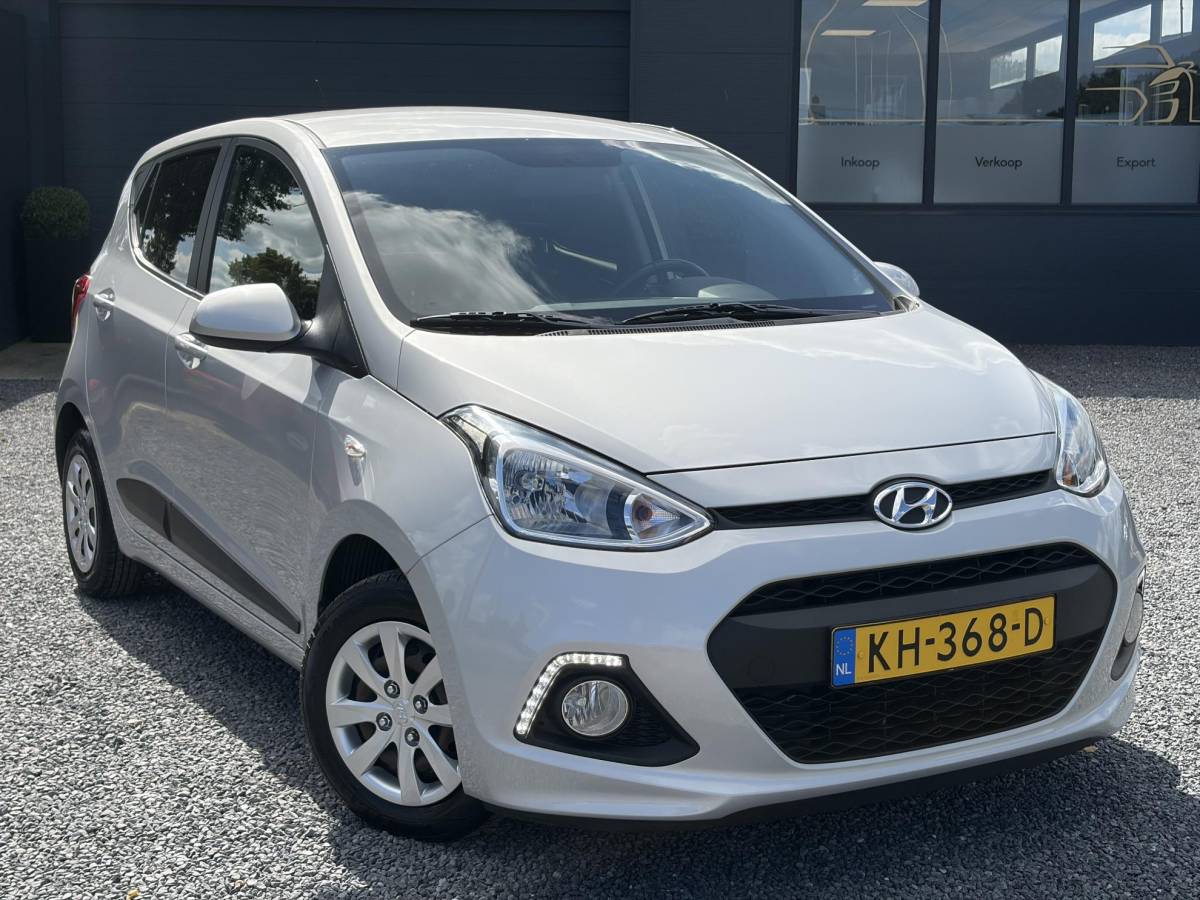 Hyundai i10 Hyundai i10 1.0i i-Motion Go! 2016 ✓Navi✓Clima✓Cruise✓Recent beurt gehad✓2eEigenaar✓5 Deurs✓N.A.P✓Weinig km✓Zeer Zuinig✓Apk tot 03-2027