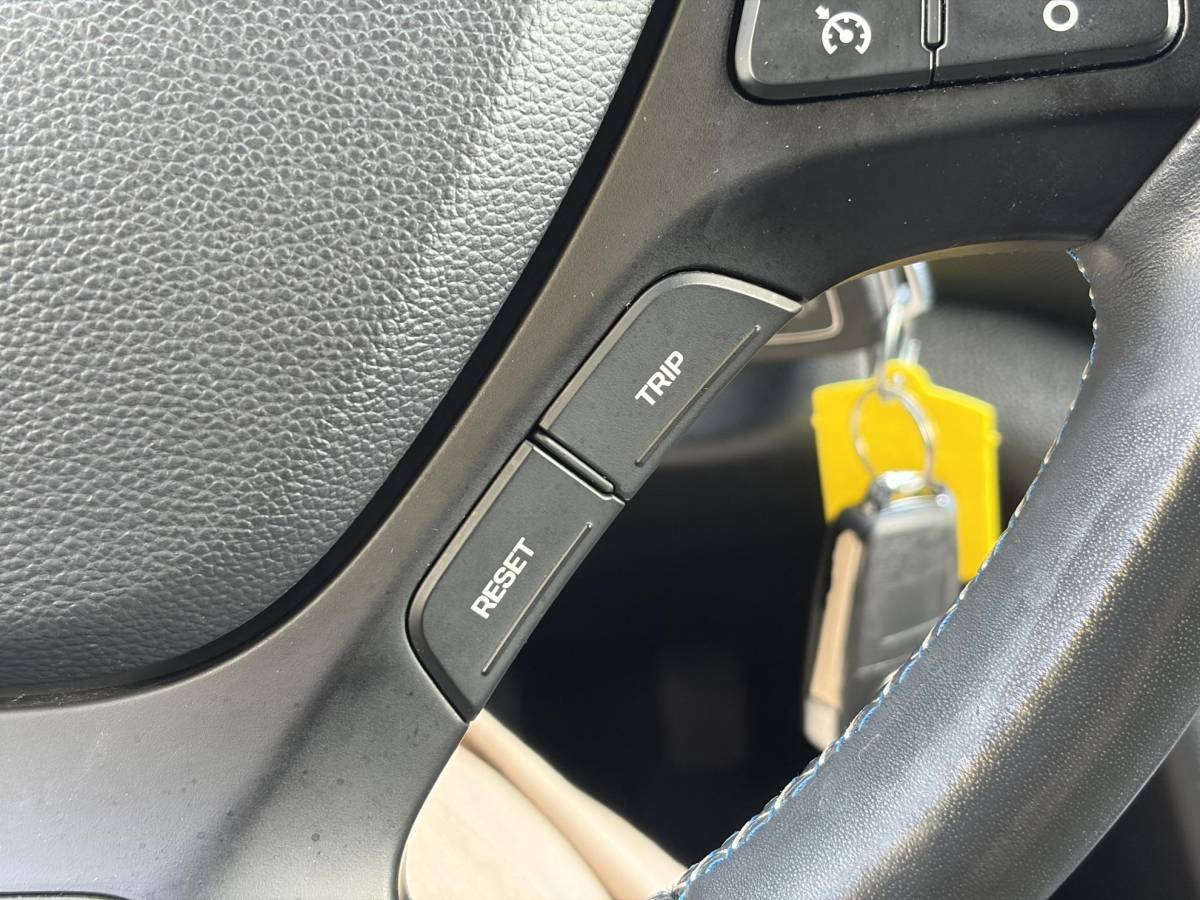 Hyundai i10 Hyundai i10 1.0i i-Motion Go! 2016 ✓Navi✓Clima✓Cruise✓Recent beurt gehad✓2eEigenaar✓5 Deurs✓N.A.P✓Weinig km✓Zeer Zuinig✓Apk tot 03-2027