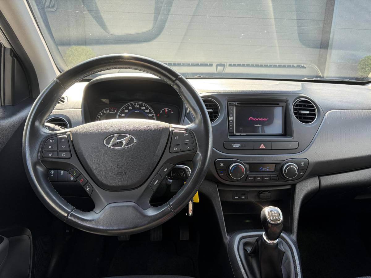 Hyundai i10 Hyundai i10 1.0i i-Motion Go! 2016 ✓Navi✓Clima✓Cruise✓Recent beurt gehad✓2eEigenaar✓5 Deurs✓N.A.P✓Weinig km✓Zeer Zuinig✓Apk tot 03-2027