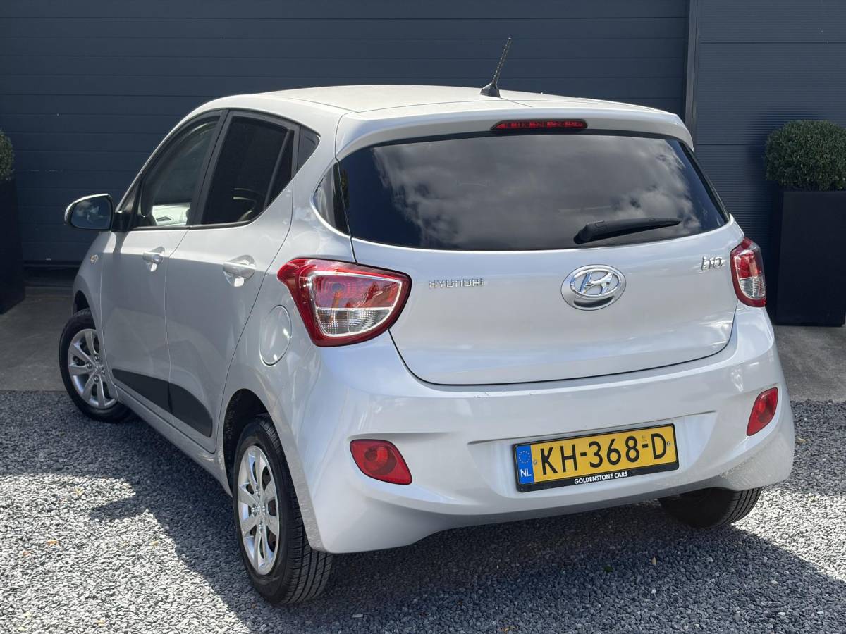 Hyundai i10 Hyundai i10 1.0i i-Motion Go! 2016 ✓Navi✓Clima✓Cruise✓Recent beurt gehad✓2eEigenaar✓5 Deurs✓N.A.P✓Weinig km✓Zeer Zuinig✓Apk tot 03-2027