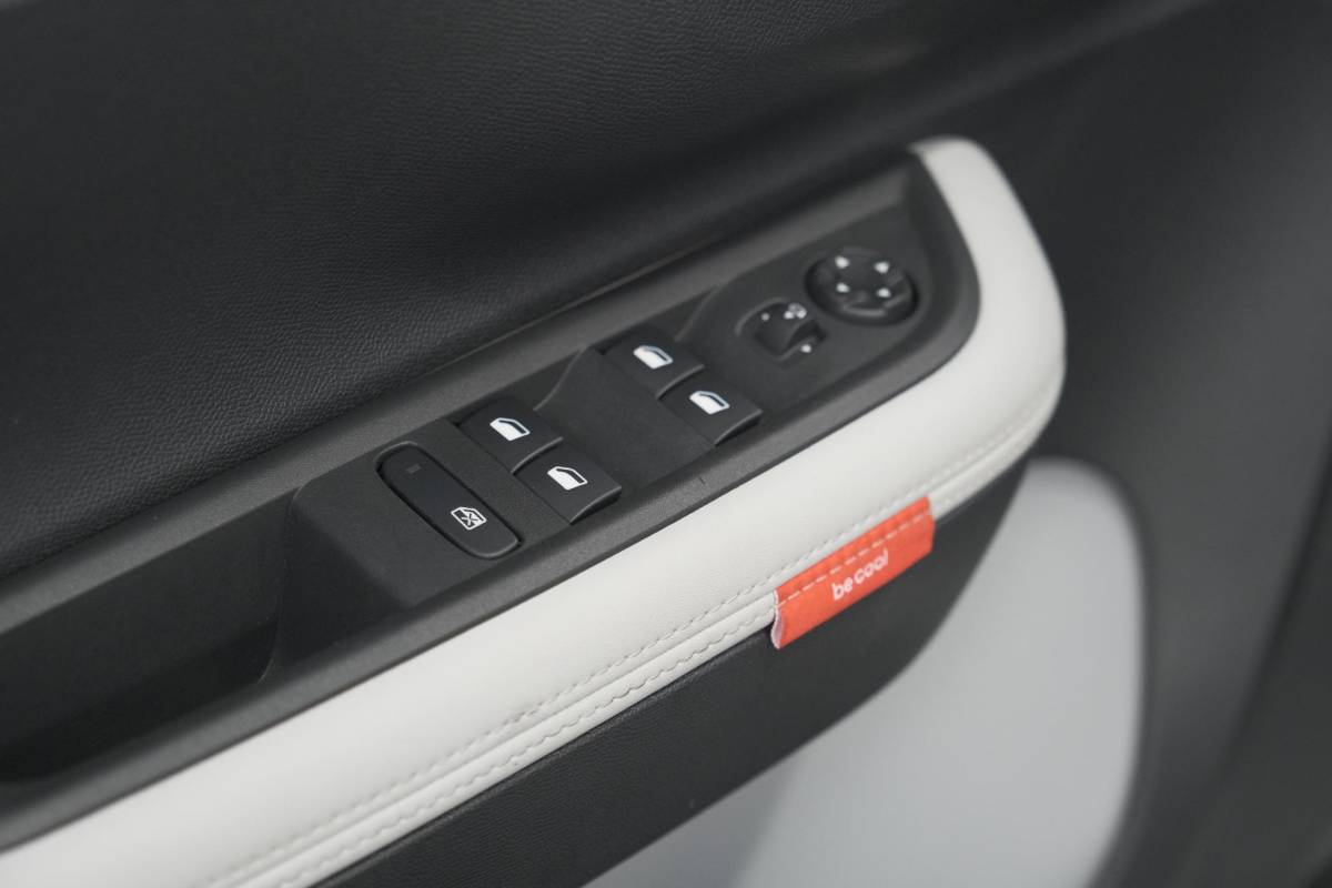 Citroën ë-C3 Citroen Ë-C3 Max 113pk 44 kWh | 11 KW Lader | Camera | Navigatie | Parkeersensoren