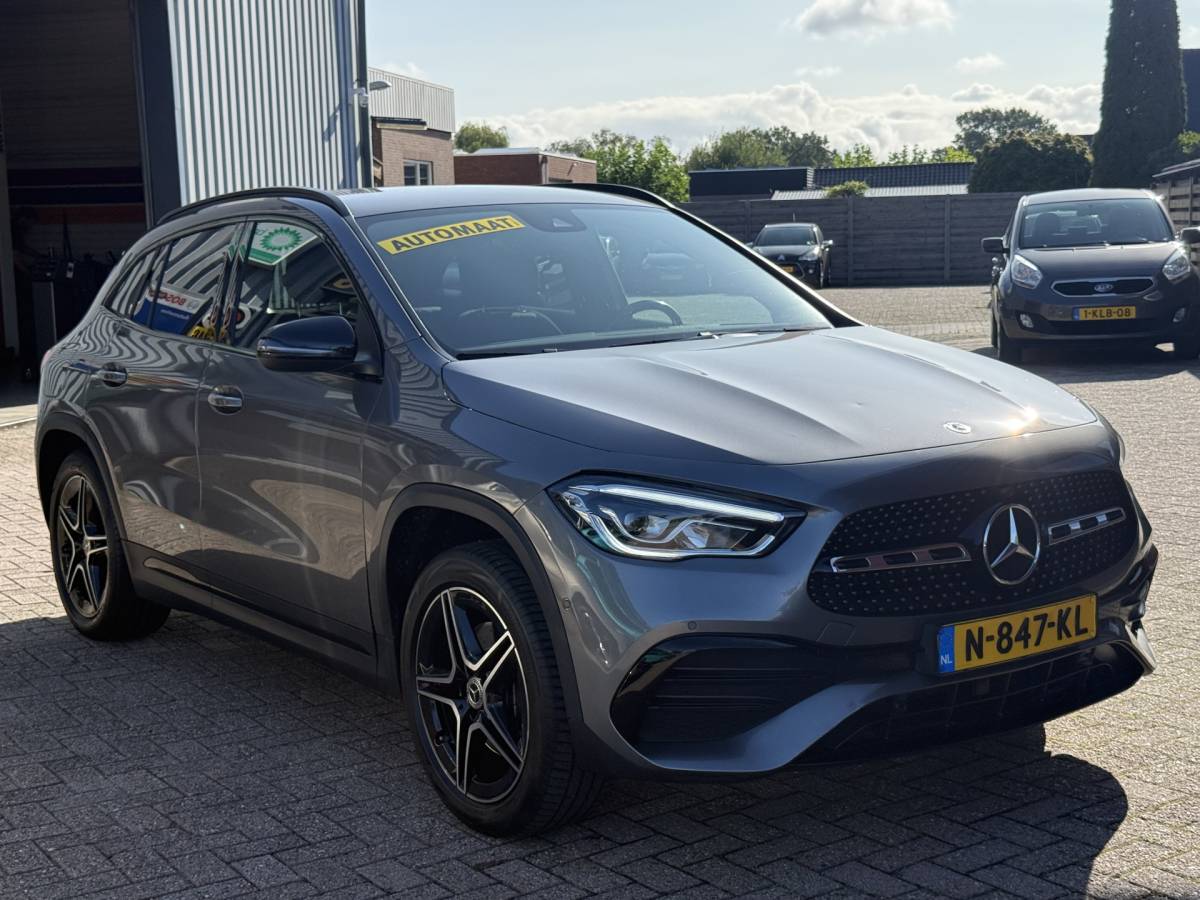 Mercedes-Benz GLA Mercedes-Benz GLA-klasse 250 e Business Solution AMG Limited | AUTOMAAT | TREKHAAK | CAMERA | SFEERVERL. | NAVI | CRUISE |