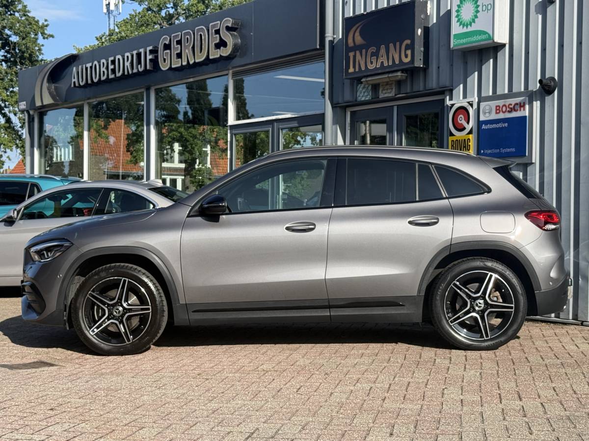 Mercedes-Benz GLA Mercedes-Benz GLA-klasse 250 e Business Solution AMG Limited | AUTOMAAT | TREKHAAK | CAMERA | SFEERVERL. | NAVI | CRUISE |