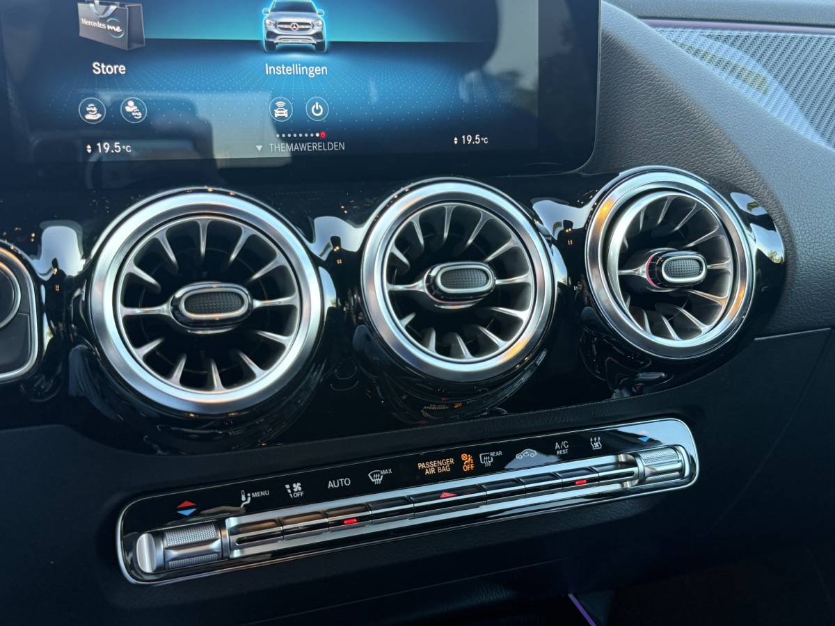 Mercedes-Benz GLA Mercedes-Benz GLA-klasse 250 e Business Solution AMG Limited | AUTOMAAT | TREKHAAK | CAMERA | SFEERVERL. | NAVI | CRUISE |