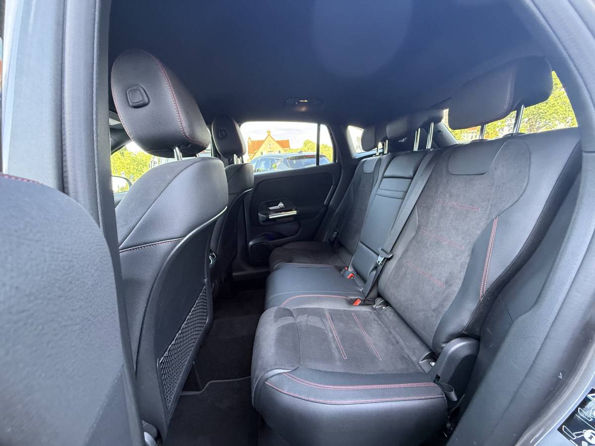 Mercedes-Benz GLA Mercedes-Benz GLA-klasse 250 e Business Solution AMG Limited | AUTOMAAT | TREKHAAK | CAMERA | SFEERVERL. | NAVI | CRUISE |