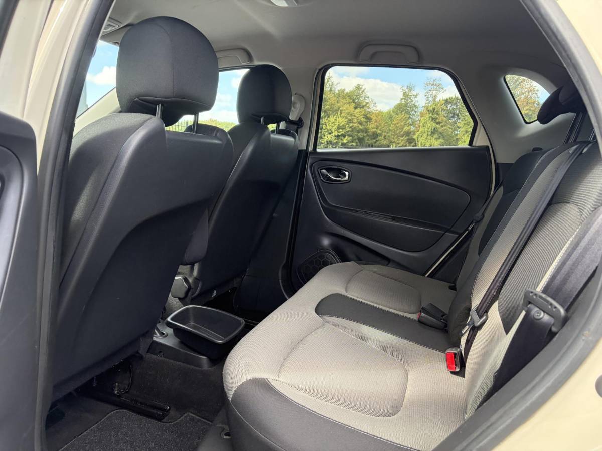 Renault Captur Renault Captur 0.9 TCe Expression ✓1e Eigenaar✓Recent beurt gehad✓Dealer Onderhouden✓Navi✓Keyless✓Lm velgen✓Airco✓Cruise✓Pdc✓N.A.P✓Apk tot 08-2027