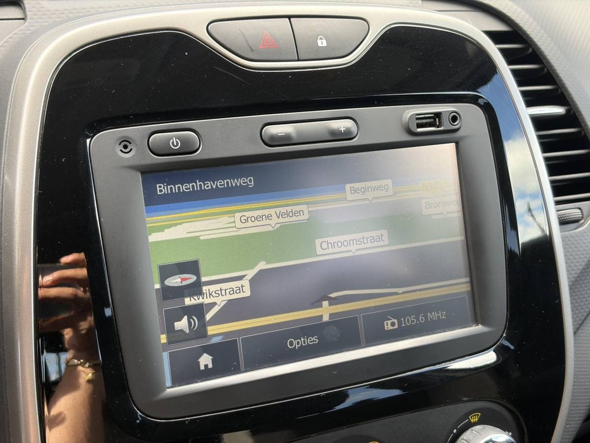 Renault Captur Renault Captur 0.9 TCe Expression ✓1e Eigenaar✓Recent beurt gehad✓Dealer Onderhouden✓Navi✓Keyless✓Lm velgen✓Airco✓Cruise✓Pdc✓N.A.P✓Apk tot 08-2027