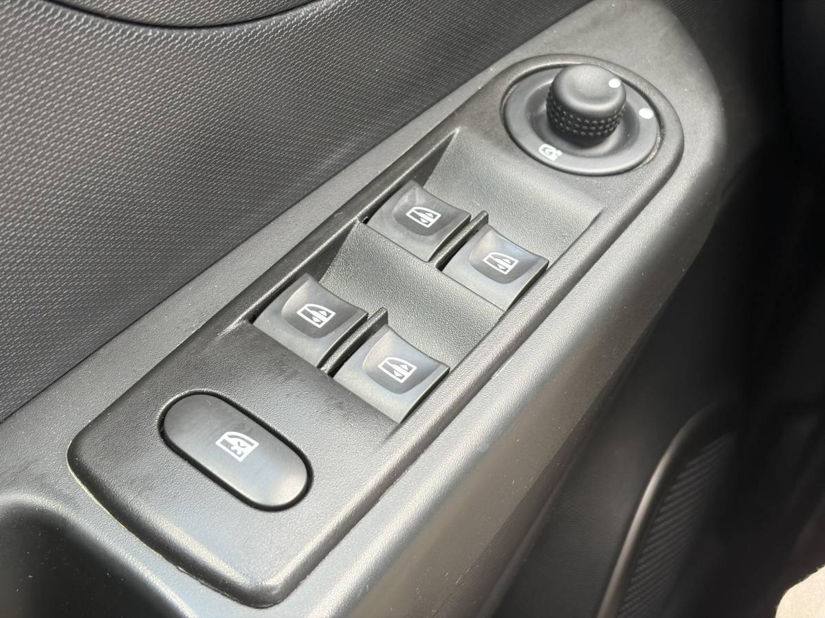 Renault Captur Renault Captur 0.9 TCe Expression ✓1e Eigenaar✓Recent beurt gehad✓Dealer Onderhouden✓Navi✓Keyless✓Lm velgen✓Airco✓Cruise✓Pdc✓N.A.P✓Apk tot 08-2027