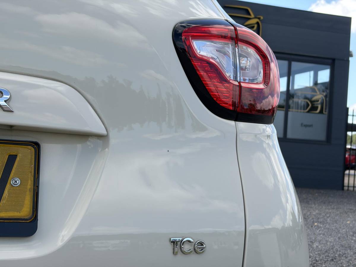 Renault Captur Renault Captur 0.9 TCe Expression ✓1e Eigenaar✓Recent beurt gehad✓Dealer Onderhouden✓Navi✓Keyless✓Lm velgen✓Airco✓Cruise✓Pdc✓N.A.P✓Apk tot 08-2027