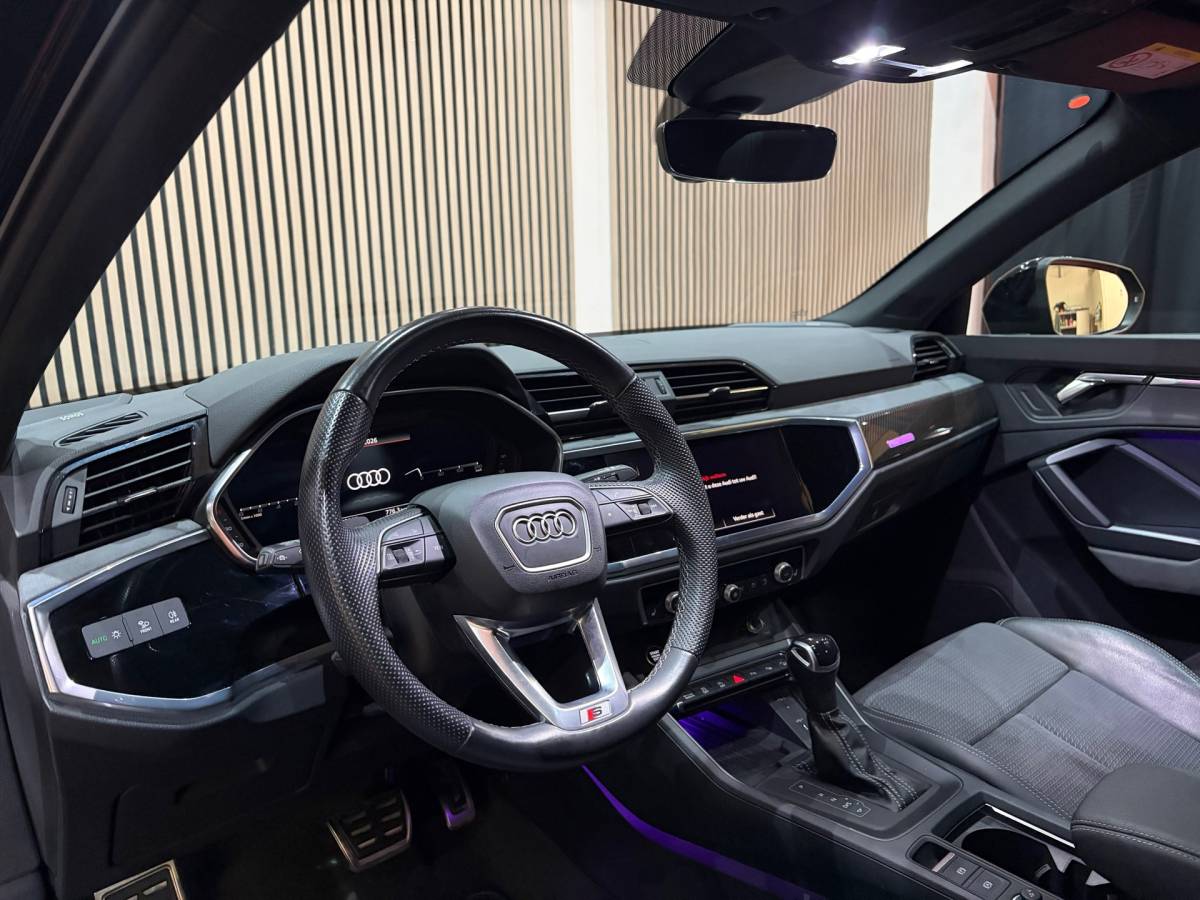 Audi Q3 Audi Q3 Sportback 35 TFSI S edition 3xS-line Pano Camera Face-lift Virtual Matrix Led