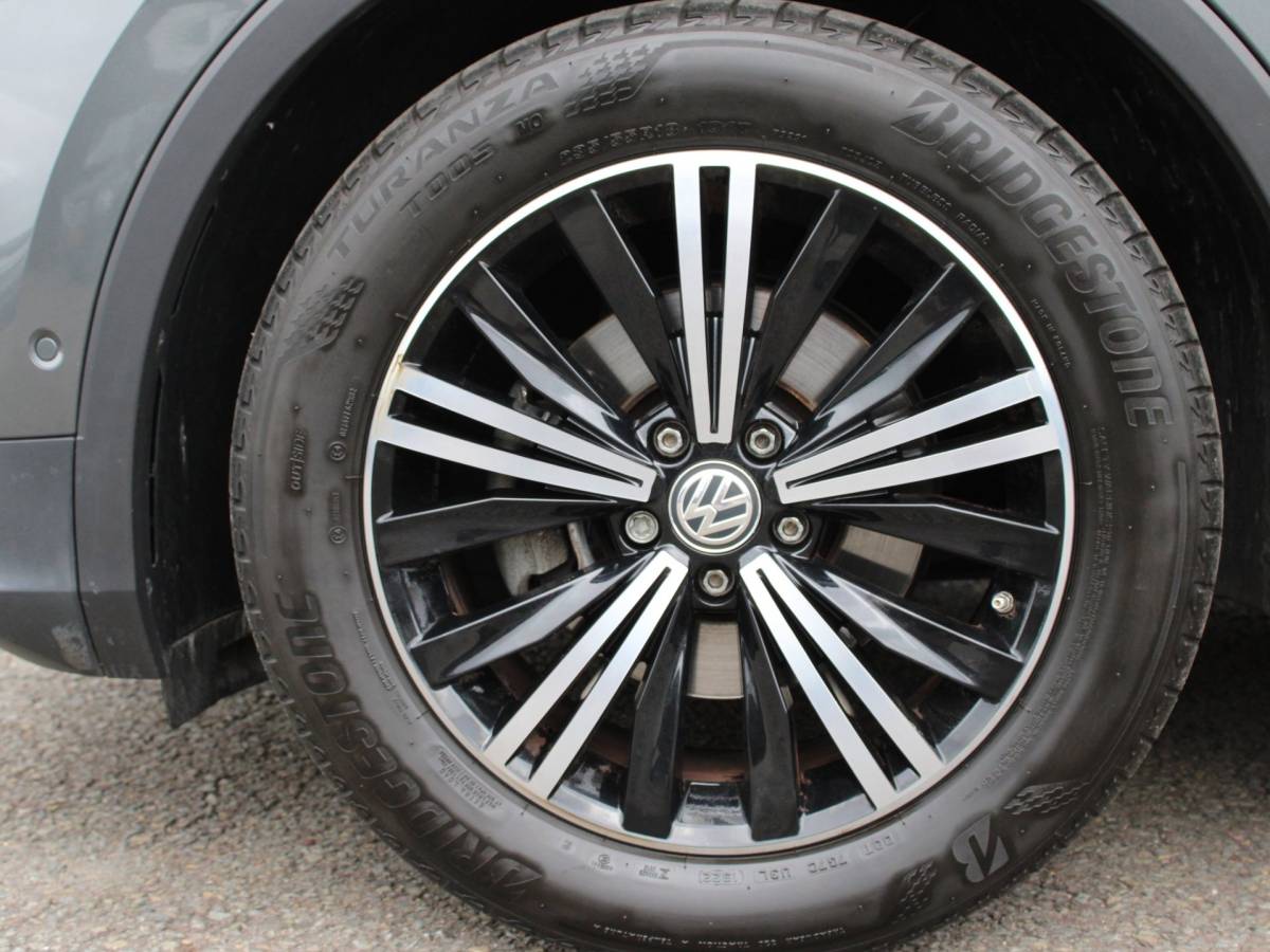 Volkswagen Tiguan Volkswagen TIGUAN 1.5 TSI ACT IQ I VIRTUAL I CARPPLAY I PANO I ACC I DSG I LED I LED I