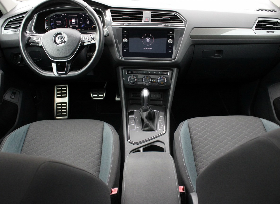 Volkswagen Tiguan Volkswagen TIGUAN 1.5 TSI ACT IQ I VIRTUAL I CARPPLAY I PANO I ACC I DSG I LED I LED I
