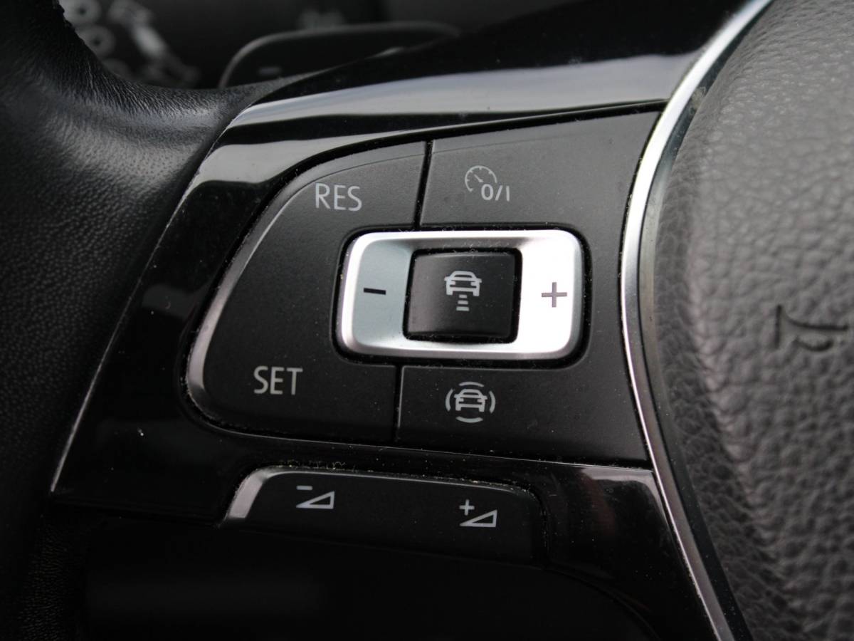 Volkswagen Tiguan Volkswagen TIGUAN 1.5 TSI ACT IQ I VIRTUAL I CARPPLAY I PANO I ACC I DSG I LED I LED I