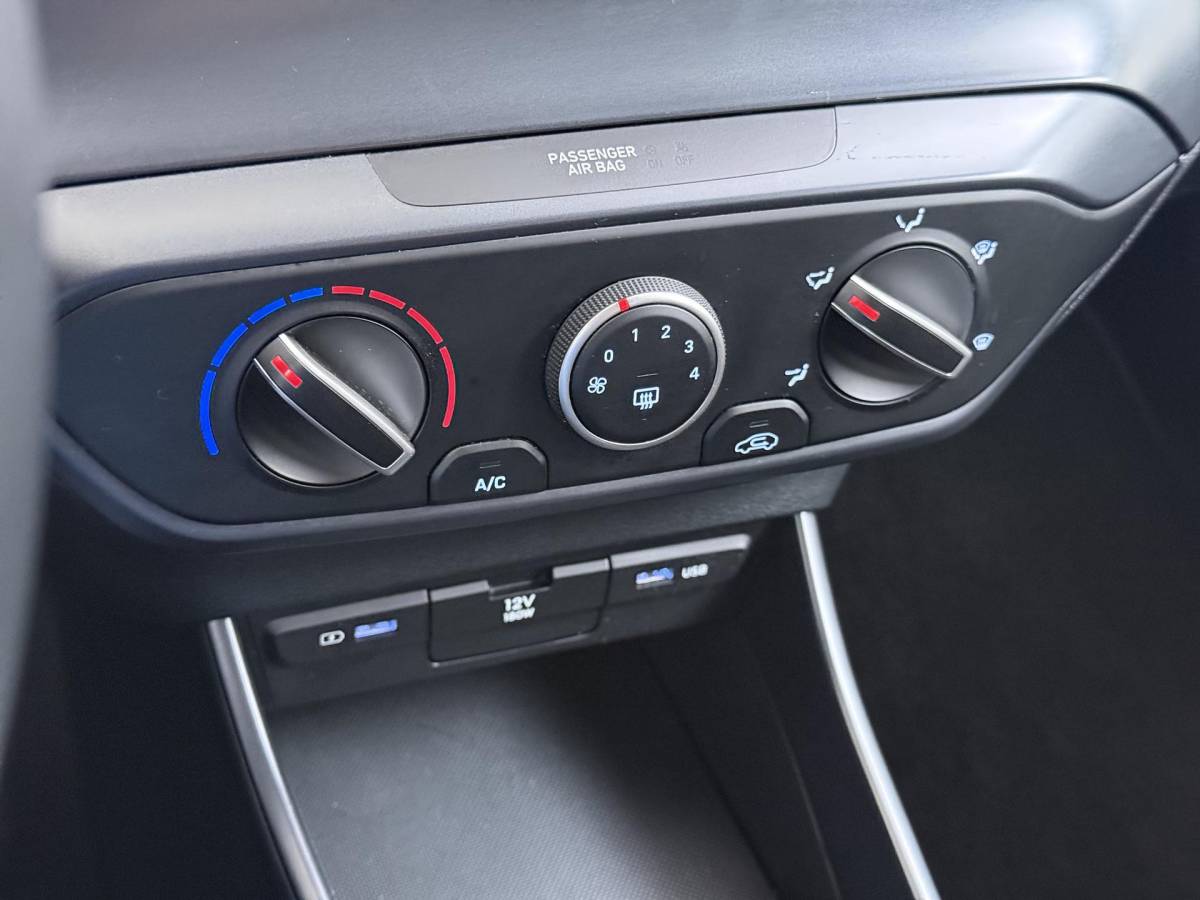 Hyundai i20 Hyundai i20 1.2 MPI Comfort  Camera | Apple Car Play & Android Auto | Stoel- En Stuurverwarming