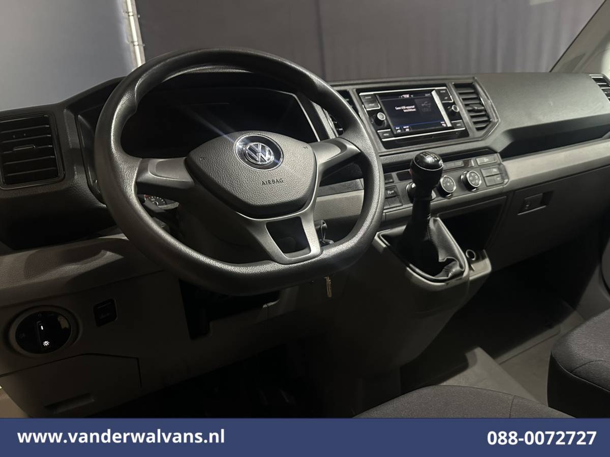 Volkswagen Crafter Volkswagen Crafter 2.0 TDI 141pk L3H2 L2H1 Euro6 Airco | Camera | Apple Carplay | Android Auto Parkeersensoren, Bijrijdersbank, 3000kg trekvermogen