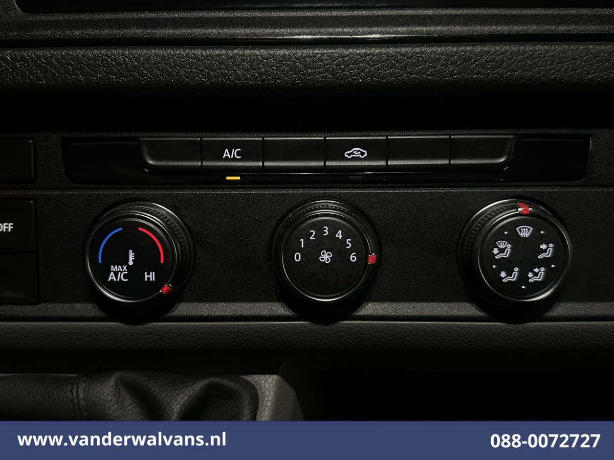 Volkswagen Crafter Volkswagen Crafter 2.0 TDI 141pk L3H2 L2H1 Euro6 Airco | Camera | Apple Carplay | Android Auto Parkeersensoren, Bijrijdersbank, 3000kg trekvermogen