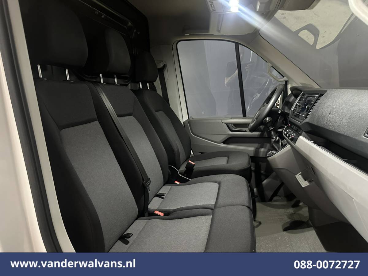 Volkswagen Crafter Volkswagen Crafter 2.0 TDI 141pk L3H2 L2H1 Euro6 Airco | Camera | Apple Carplay | Android Auto Parkeersensoren, Bijrijdersbank, 3000kg trekvermogen