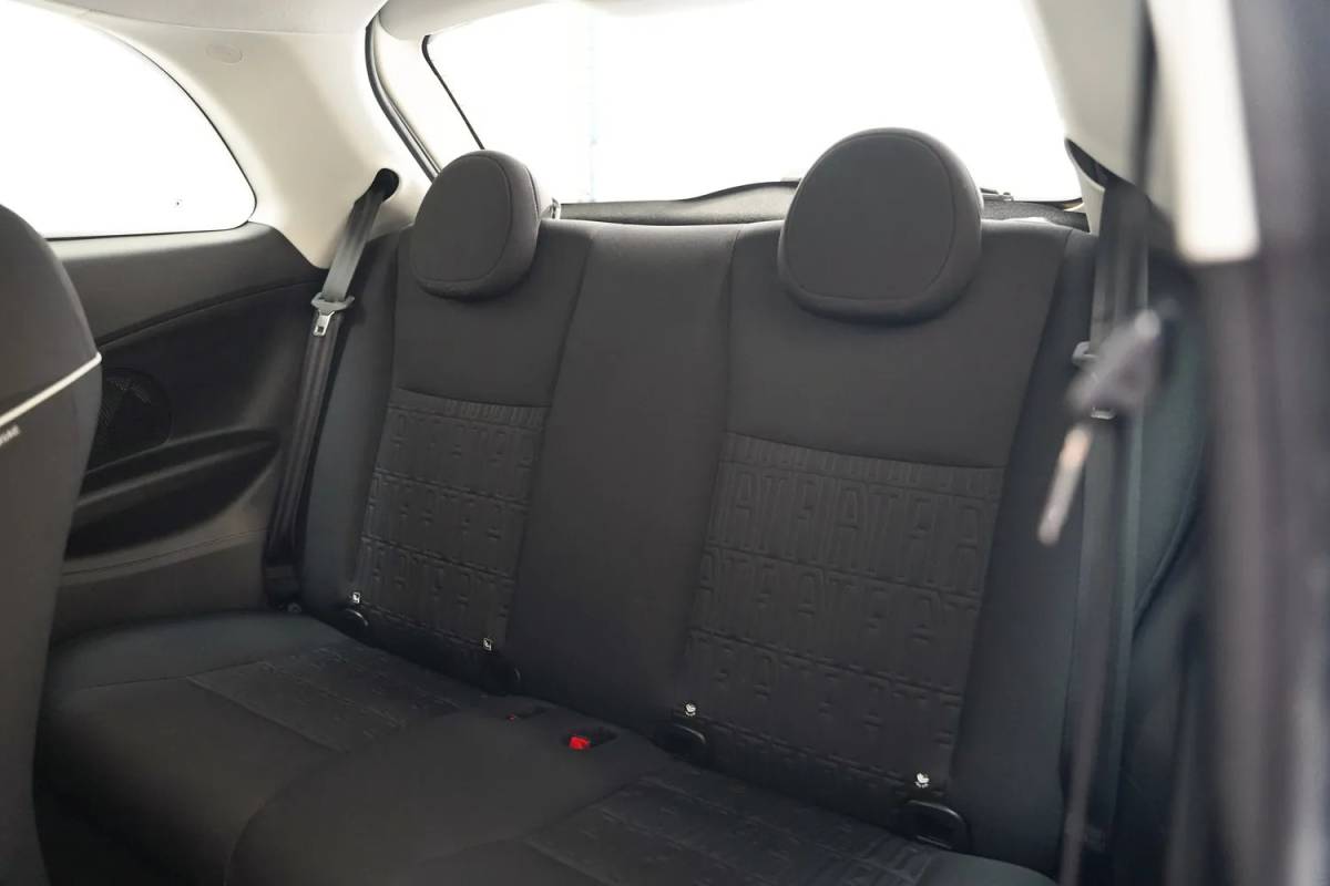 Fiat 500e Fiat 500e Action 24 kWh Aut.[ Airco Apple / Android Lane assist Led Cruise Multimedia ]