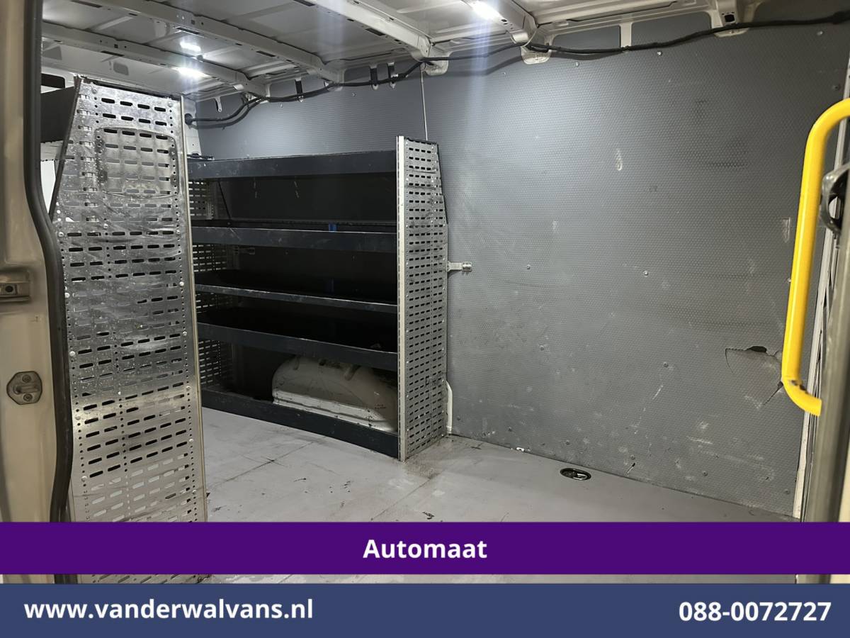 Volkswagen Crafter Volkswagen Crafter 2.0 TDI 141pk L3H2 L2H1 inrichting Euro6 Airco | Camera | Apple Carplay | Parkeersensoren Android Auto, Bijrijdersbank