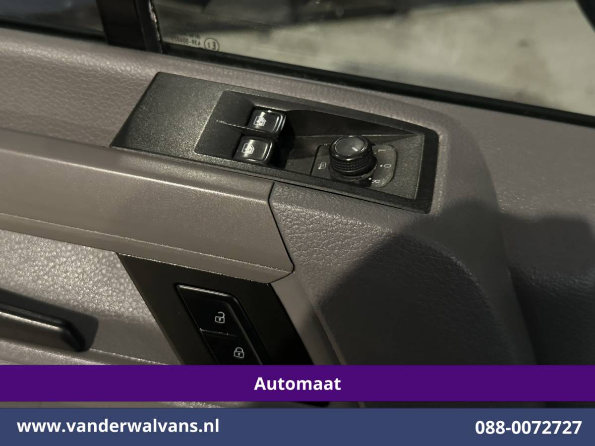 Volkswagen Crafter Volkswagen Crafter 2.0 TDI 141pk L3H2 L2H1 inrichting Euro6 Airco | Camera | Apple Carplay | Parkeersensoren Android Auto, Bijrijdersbank