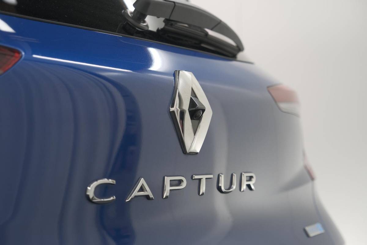 Renault Captur Renault Captur 1.6 E-Tech full hybrid 145 techno | Camera | Parkeersensoren | Climate control | Keyless
