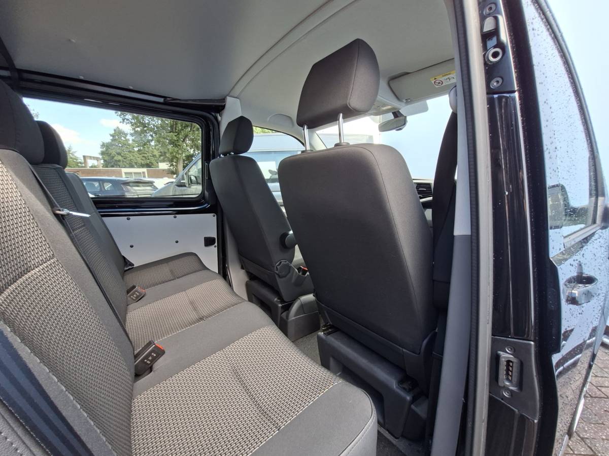 Volkswagen Transporter Volkswagen Transporter 2.0 TDI Aut7  Dubb.Cabine 2xSchuifdeur Carplay Trekhaak Bulli