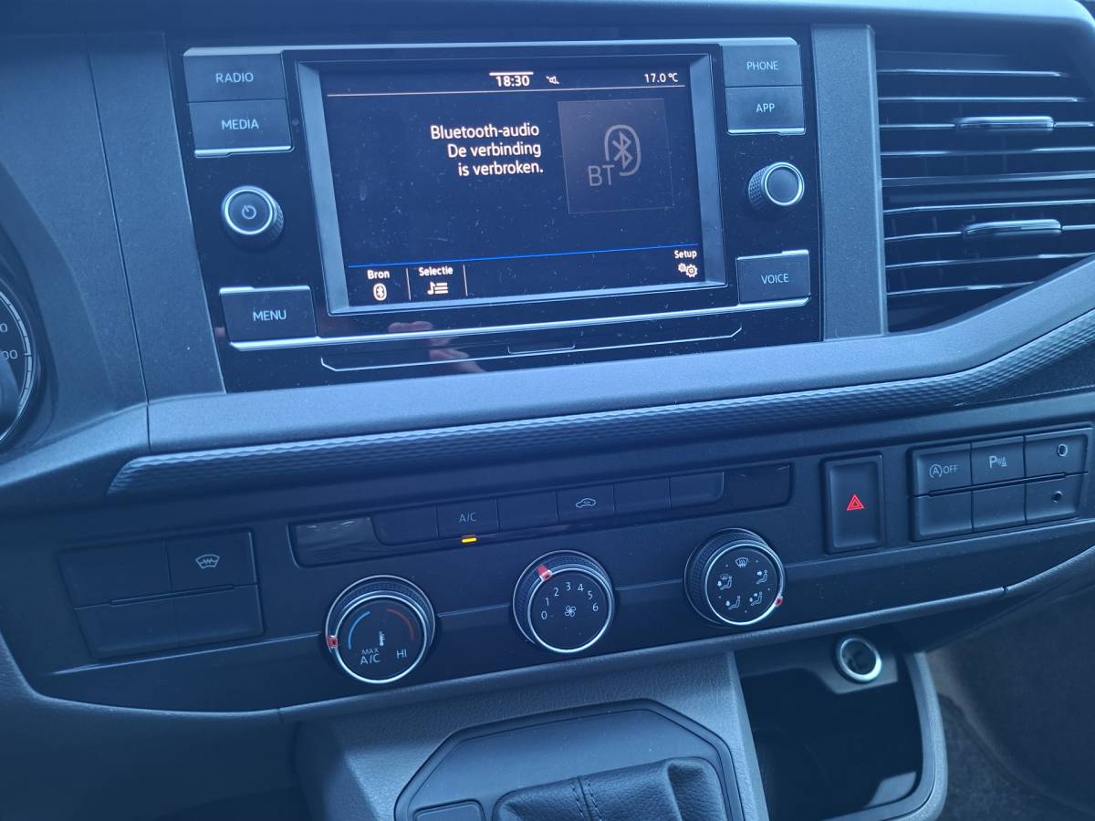 Volkswagen Transporter Volkswagen Transporter 2.0 TDI Aut7  Dubb.Cabine 2xSchuifdeur Carplay Trekhaak Bulli