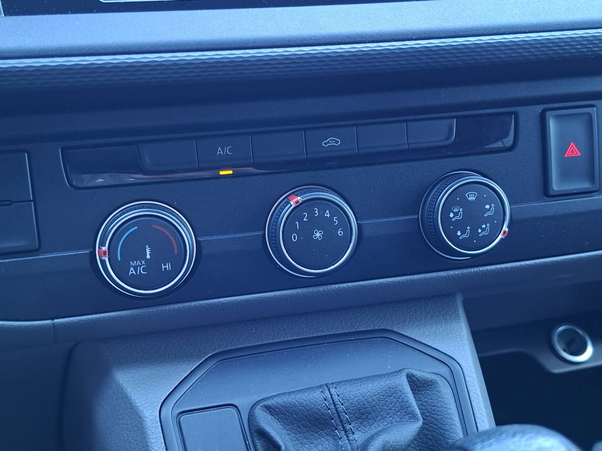 Volkswagen Transporter Volkswagen Transporter 2.0 TDI Aut7  Dubb.Cabine 2xSchuifdeur Carplay Trekhaak Bulli