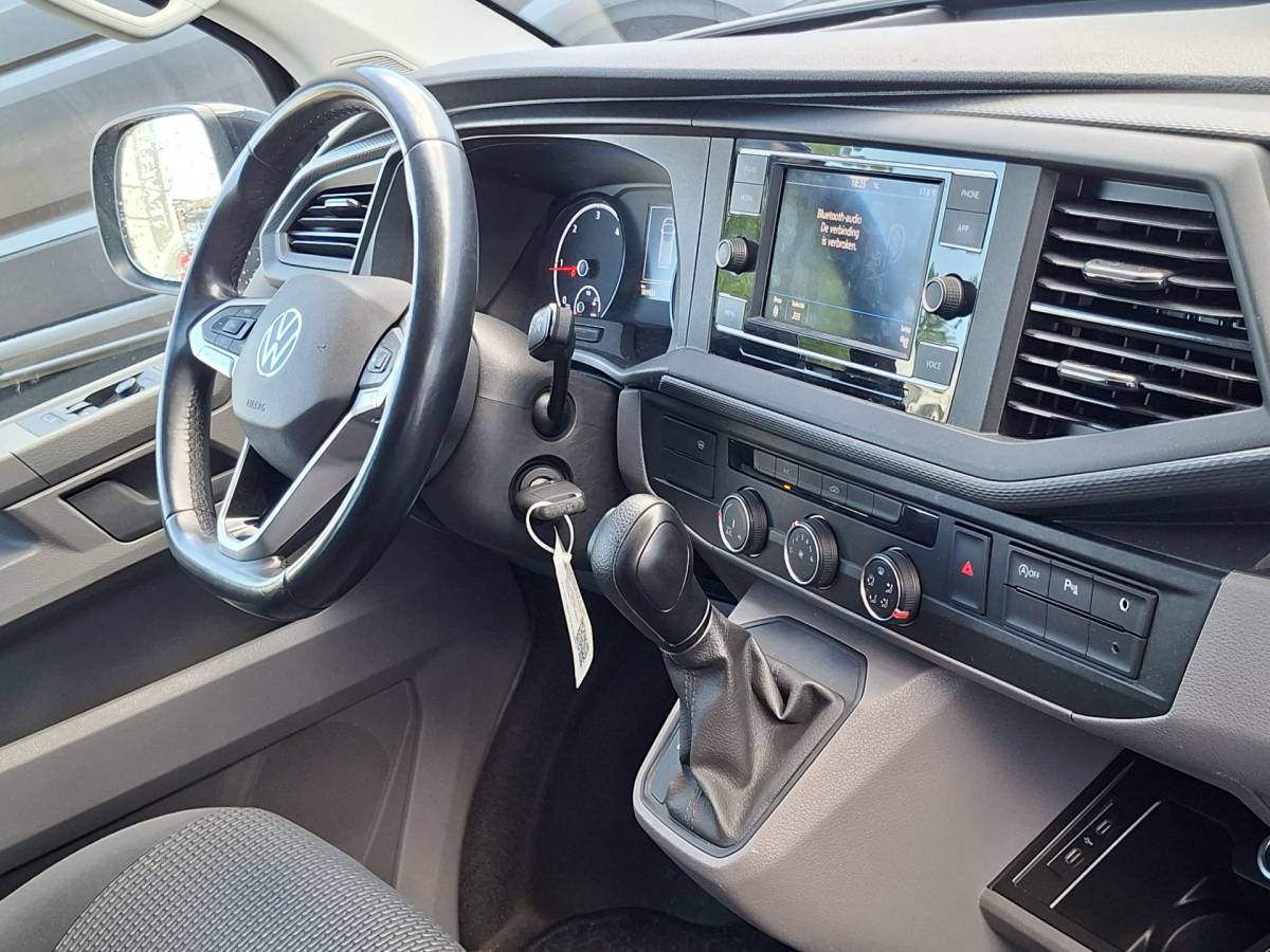 Volkswagen Transporter Volkswagen Transporter 2.0 TDI Aut7  Dubb.Cabine 2xSchuifdeur Carplay Trekhaak Bulli
