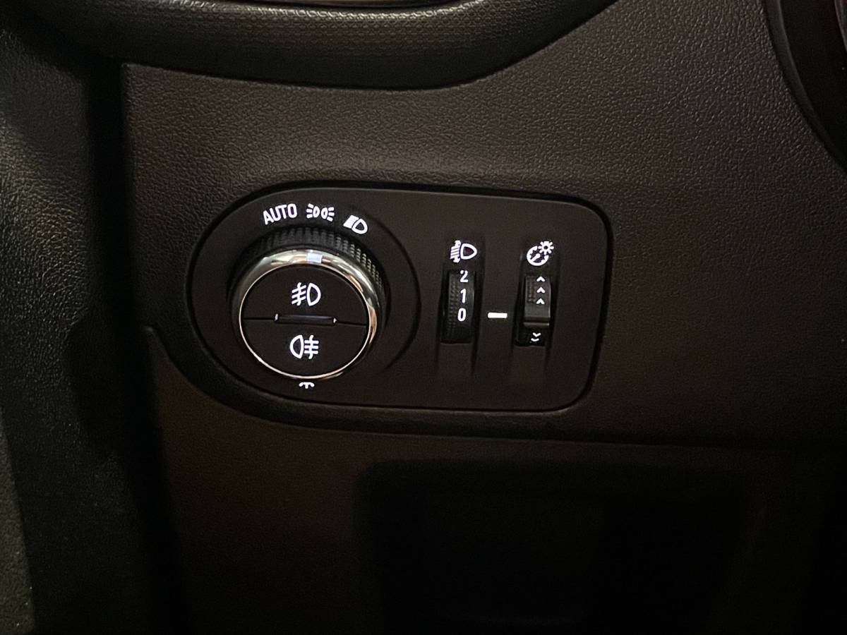 Opel Crossland X Opel Crossland X 1.2 Turbo Online Edition AIRCO NAVI CARPLAY NAP