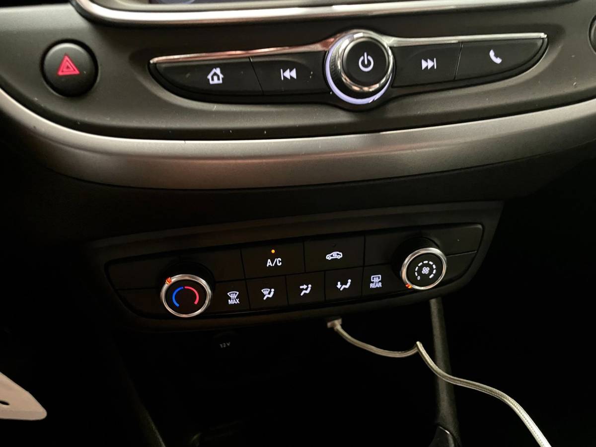 Opel Crossland X Opel Crossland X 1.2 Turbo Online Edition AIRCO NAVI CARPLAY NAP