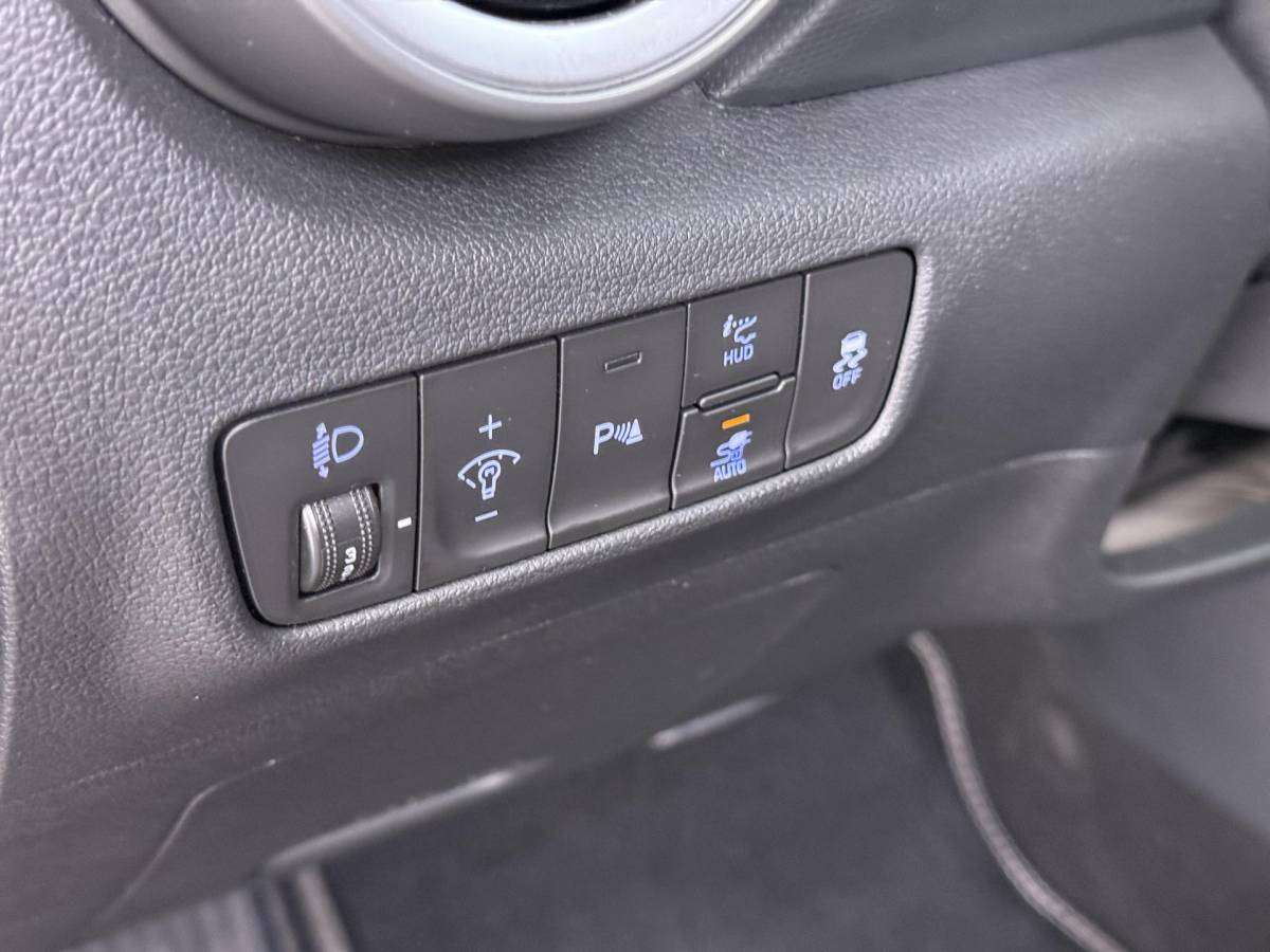 Hyundai Kona Hyundai Kona EV Fashion Design 64 kWh Elektrische Stoelen | Stoel En Stuurverwarming | Navigatie