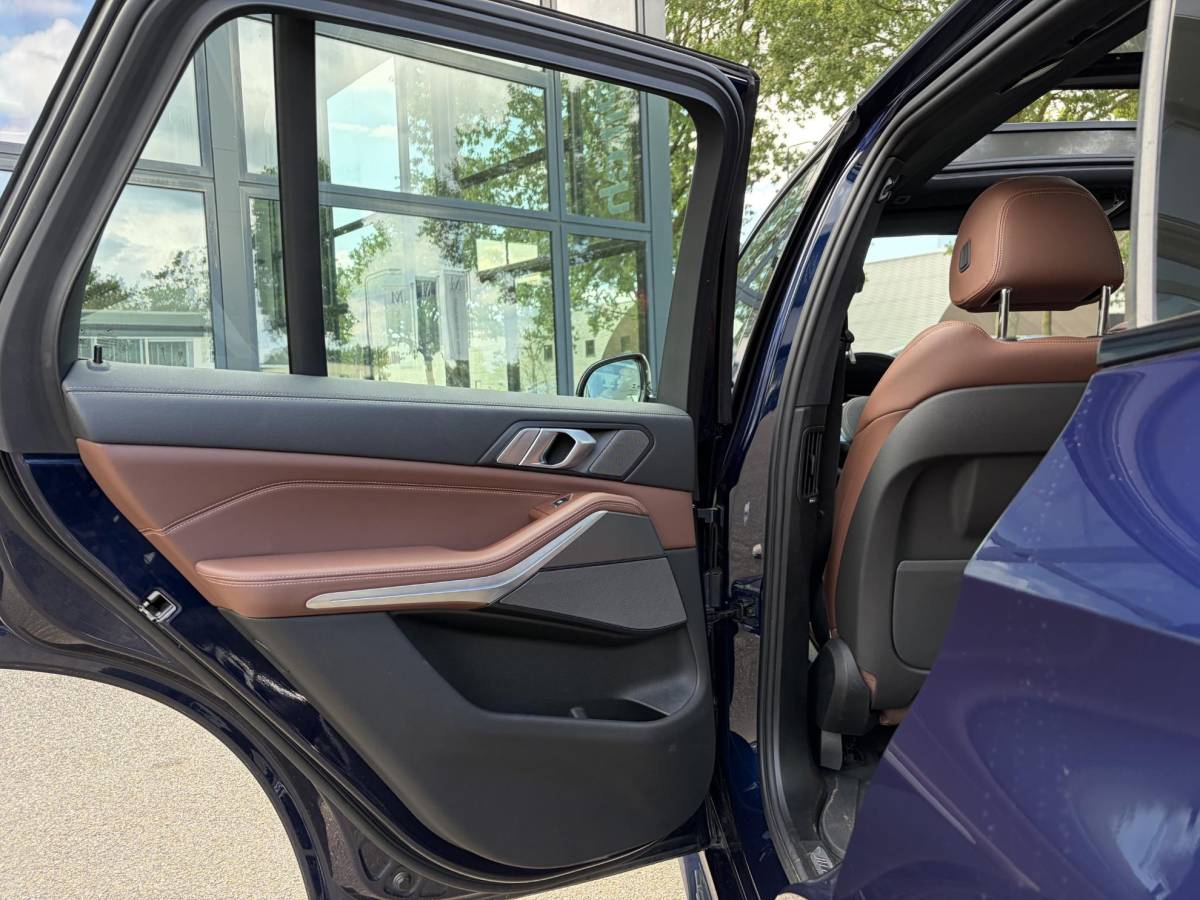 BMW X5 BMW X5 xDrive45e High Executive BOMVOL! | PANO | HARMAN KARDON | LASER LED | ELEK. ACHTER KLEP | ELEK. TREKHAAK | STOELVERWARMING | ELEK. MEM. SEAT | ACHTERUITRIJCAMERA | 22” VELGEN | RIJKLAAR PRIJS + 12 MND BOVAG GARANTIE |