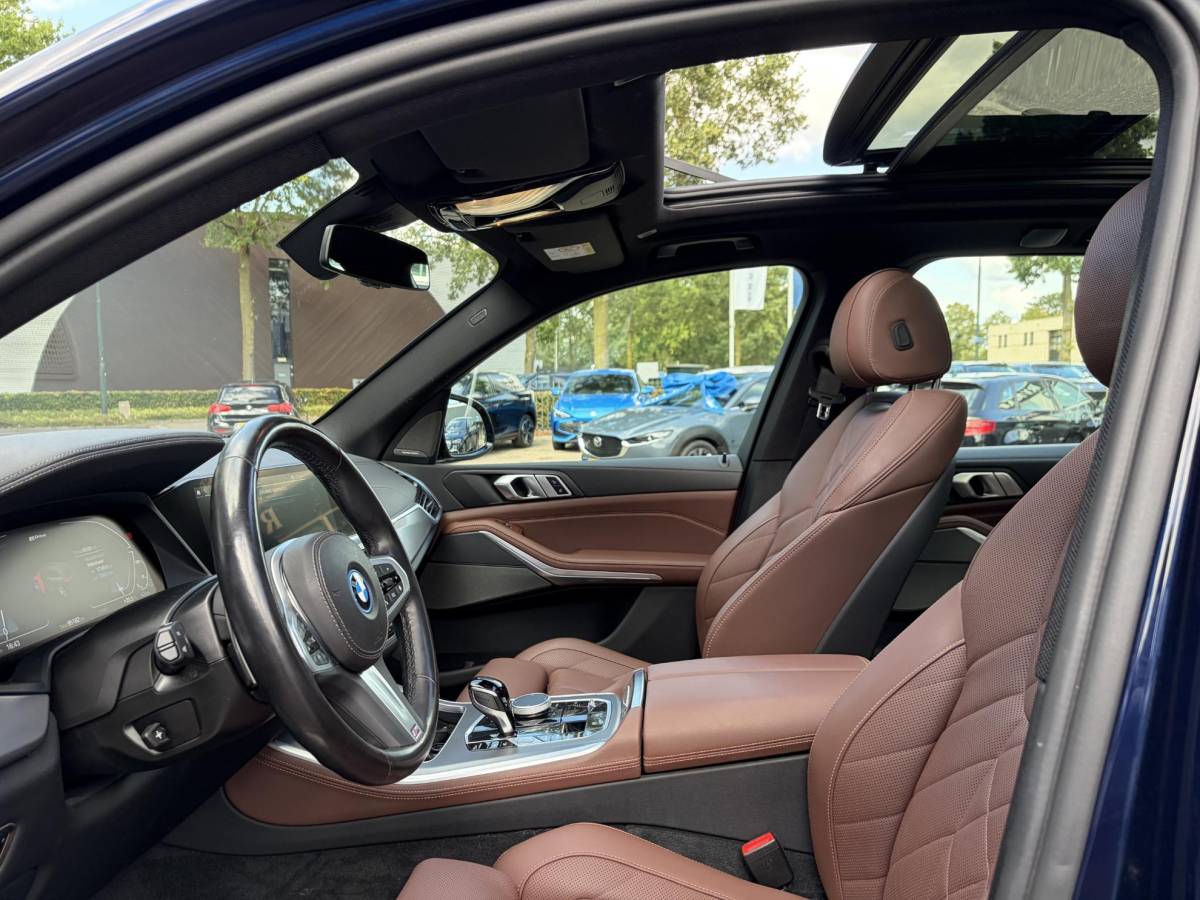 BMW X5 BMW X5 xDrive45e High Executive BOMVOL! | PANO | HARMAN KARDON | LASER LED | ELEK. ACHTER KLEP | ELEK. TREKHAAK | STOELVERWARMING | ELEK. MEM. SEAT | ACHTERUITRIJCAMERA | 22” VELGEN | RIJKLAAR PRIJS + 12 MND BOVAG GARANTIE |