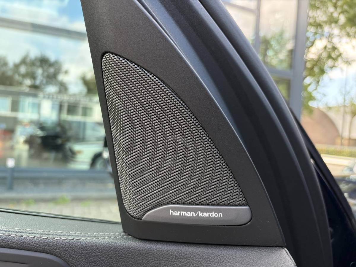 BMW X5 BMW X5 xDrive45e High Executive BOMVOL! | PANO | HARMAN KARDON | LASER LED | ELEK. ACHTER KLEP | ELEK. TREKHAAK | STOELVERWARMING | ELEK. MEM. SEAT | ACHTERUITRIJCAMERA | 22” VELGEN | RIJKLAAR PRIJS + 12 MND BOVAG GARANTIE |
