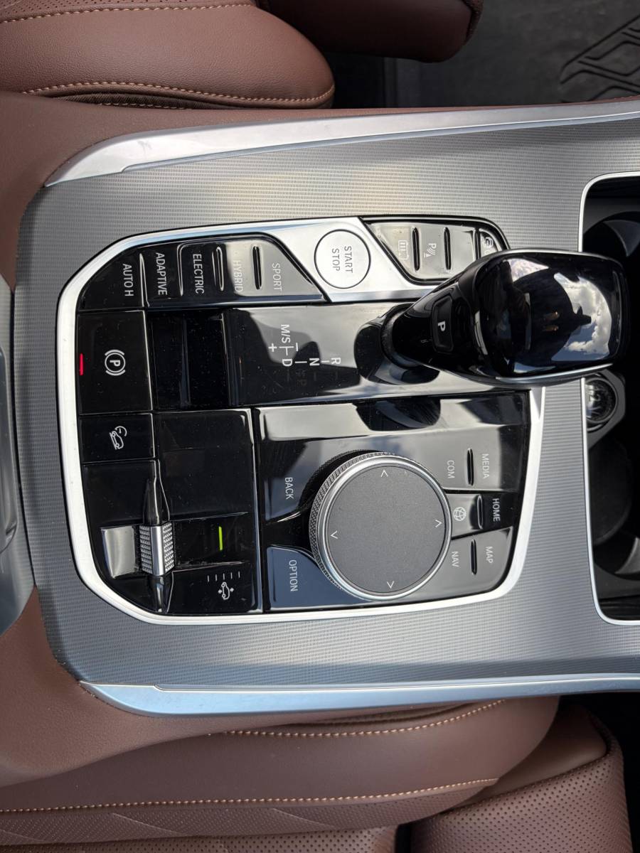 BMW X5 BMW X5 xDrive45e High Executive BOMVOL! | PANO | HARMAN KARDON | LASER LED | ELEK. ACHTER KLEP | ELEK. TREKHAAK | STOELVERWARMING | ELEK. MEM. SEAT | ACHTERUITRIJCAMERA | 22” VELGEN | RIJKLAAR PRIJS + 12 MND BOVAG GARANTIE |