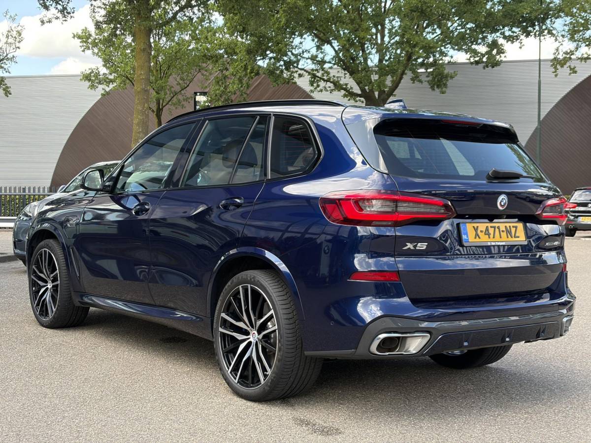 BMW X5 BMW X5 xDrive45e High Executive BOMVOL! | PANO | HARMAN KARDON | LASER LED | ELEK. ACHTER KLEP | ELEK. TREKHAAK | STOELVERWARMING | ELEK. MEM. SEAT | ACHTERUITRIJCAMERA | 22” VELGEN | RIJKLAAR PRIJS + 12 MND BOVAG GARANTIE |